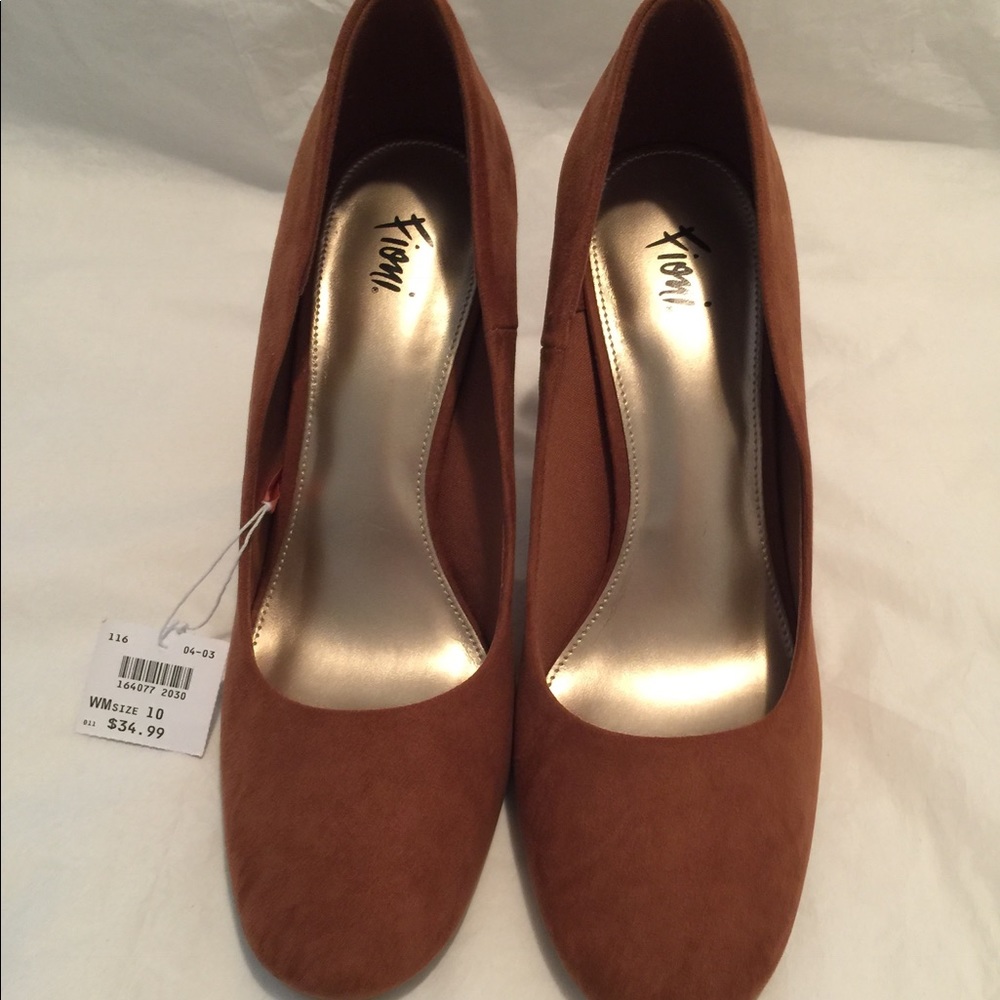 Beautiful Cognac Pumps